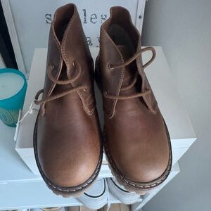 Zara little boys  Tan Chukka Boots
